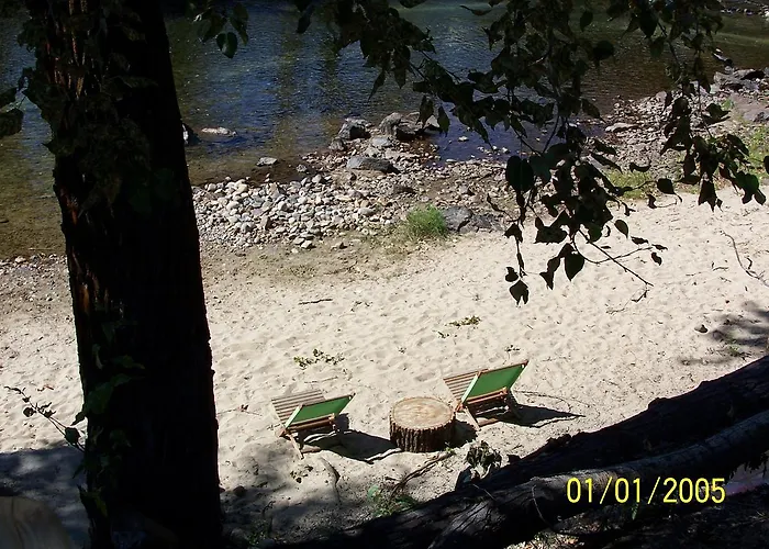 Riverside Court Rv And Cabins
