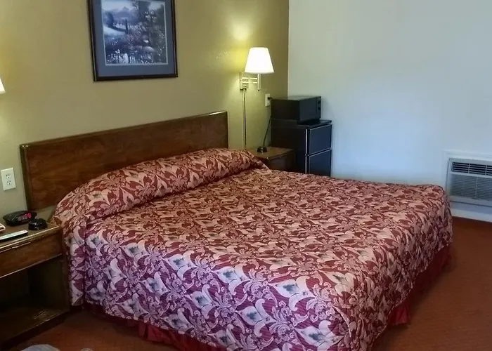 Travelers Inn