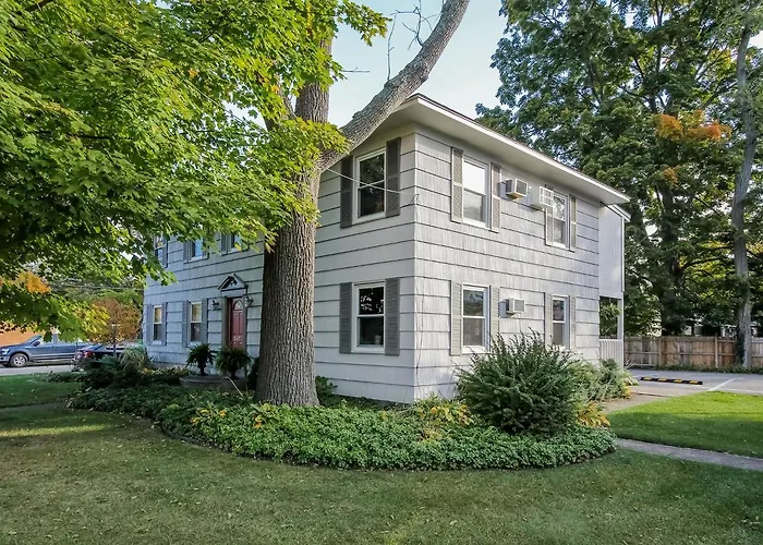Water Street Retreat Apt. Walk To Saugatuck