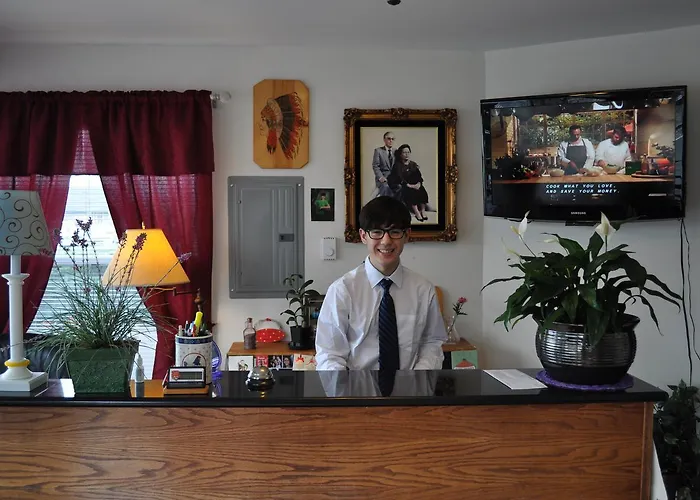 Golden Lion Motel