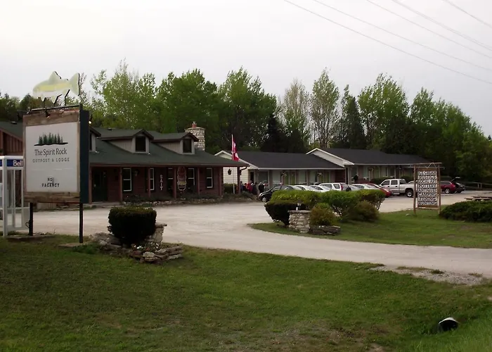 The Spirit Rock Outpost & Lodge