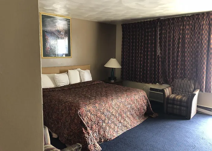 Village Inn Motel Holt