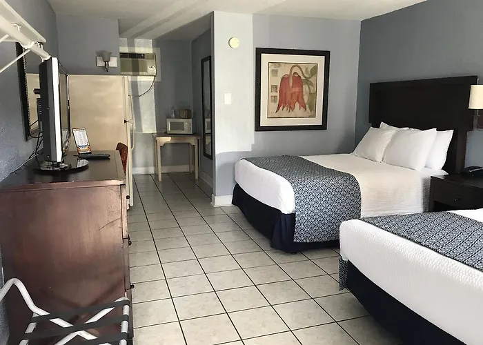 Edgewater Inn