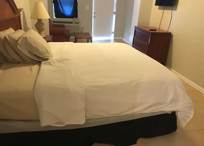 Red Carpet Inn, Alexandria