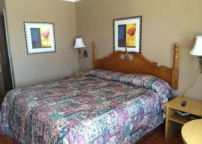 Lake Shore Motel