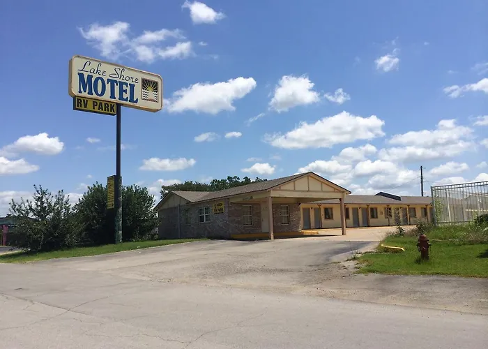 Lake Shore Motel