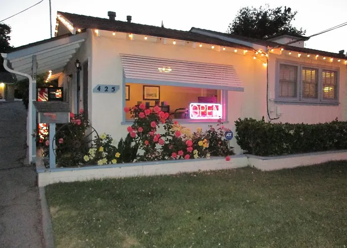Farmhouse Motel