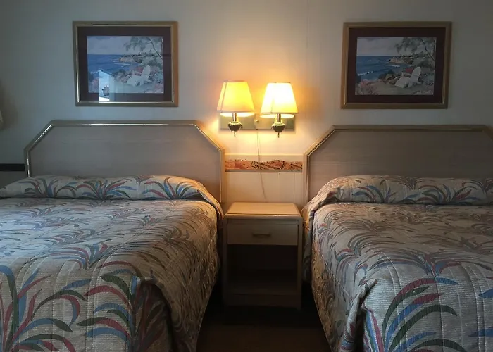 Twin Pine Motel