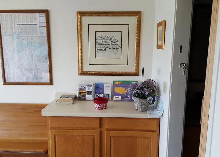Budget Host Inn