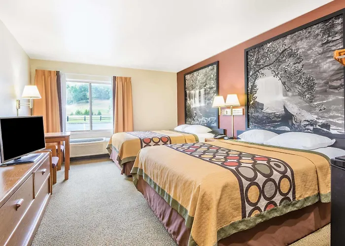 Super 8 By Wyndham Louisa