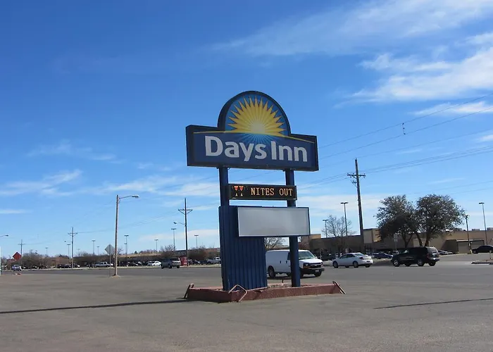 Days Inn By Wyndham Plainview