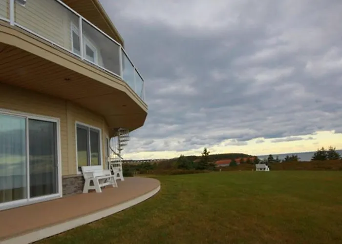 Around The Sea - Cana Da'S Rotating House, Suites & Tours
