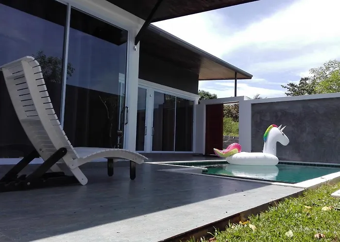 Rocking Chair Pool Villa