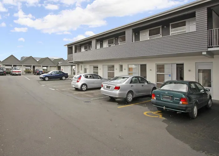 Big Five Motel