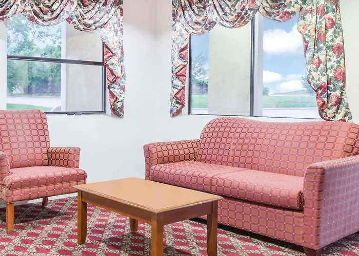 Deluxe Inn Denton