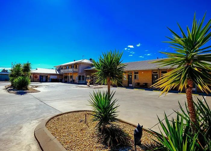 Club Motor Inn