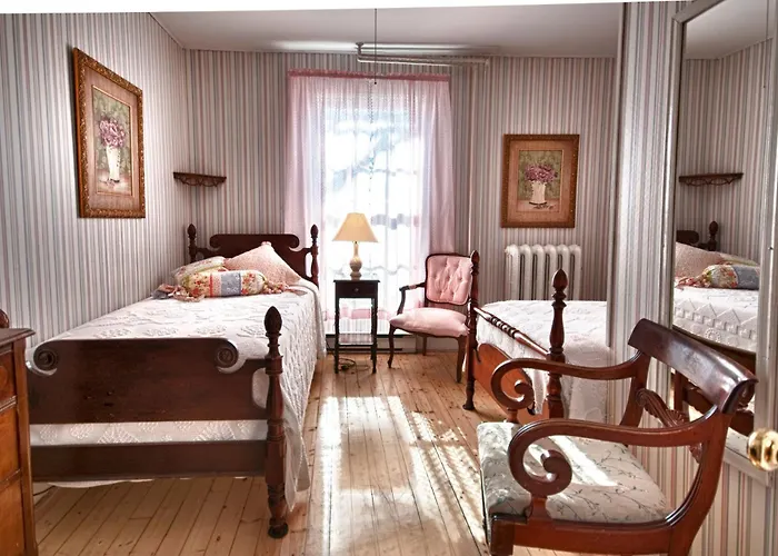 Telegraph House Motel