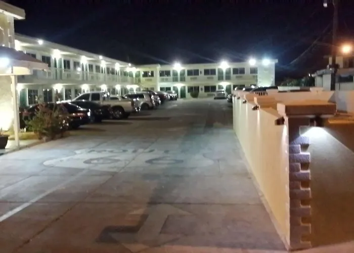Desert Mirage Inn & Suites