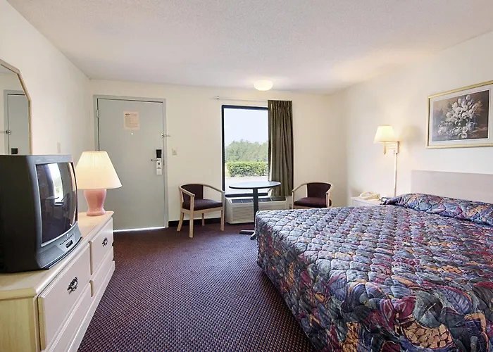 Howard Johnson By Wyndham Valdosta