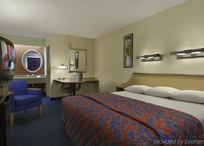 Red Roof Inn Detroit - Farmington Hills