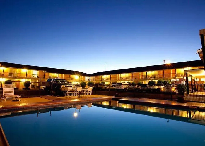 Golden West Motor Inn