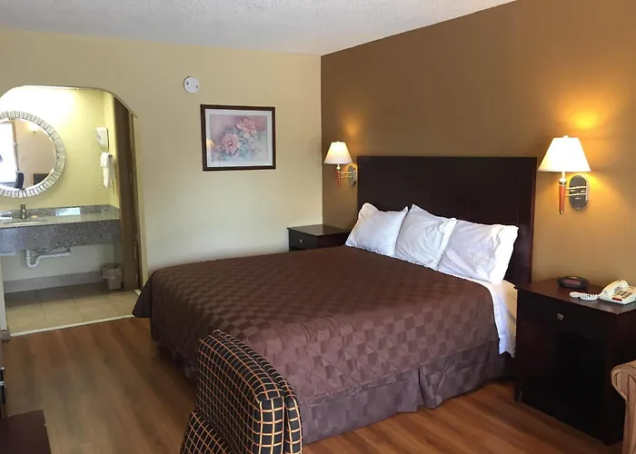 Deluxe Inn And Suites York