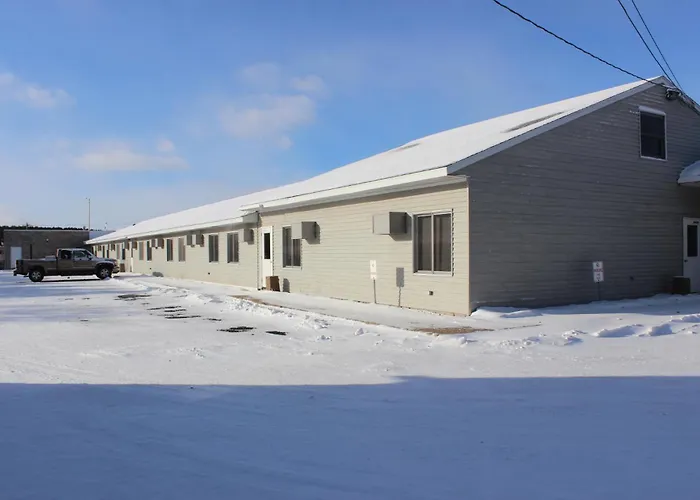 Woodland Inn & Suites