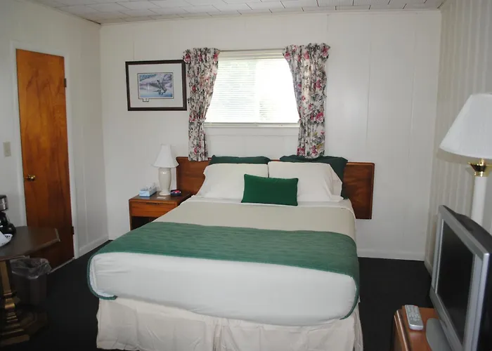 Rock Ledge Motel