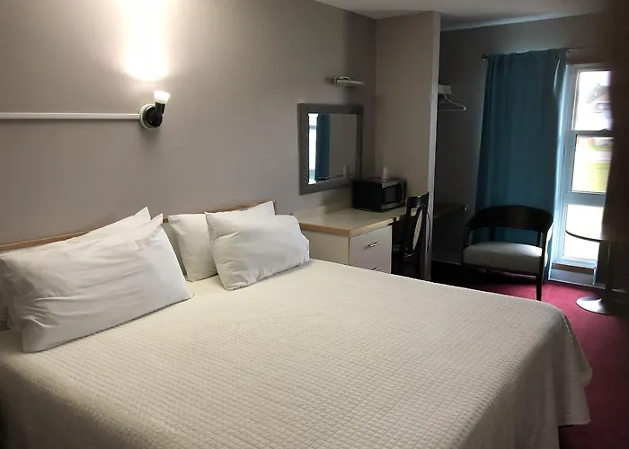 Voyageur Motel