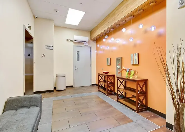 Beautiful Condos Steps From French Quarter And Bourbon St