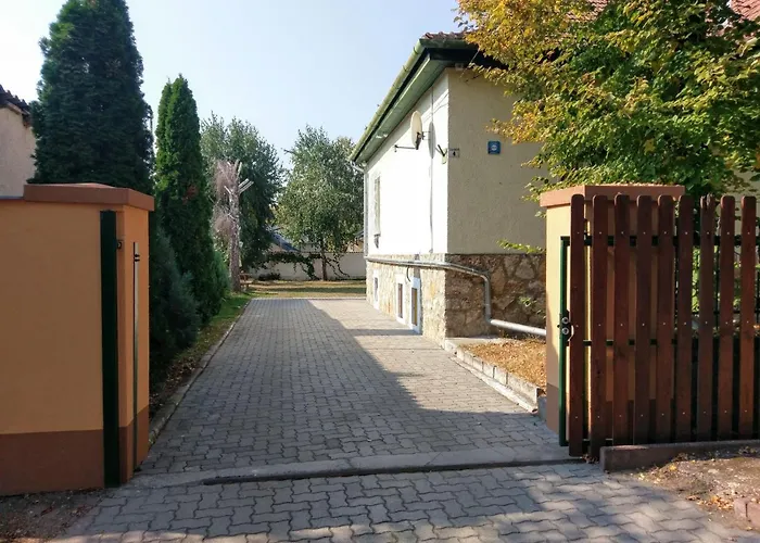 Glazer Szallas