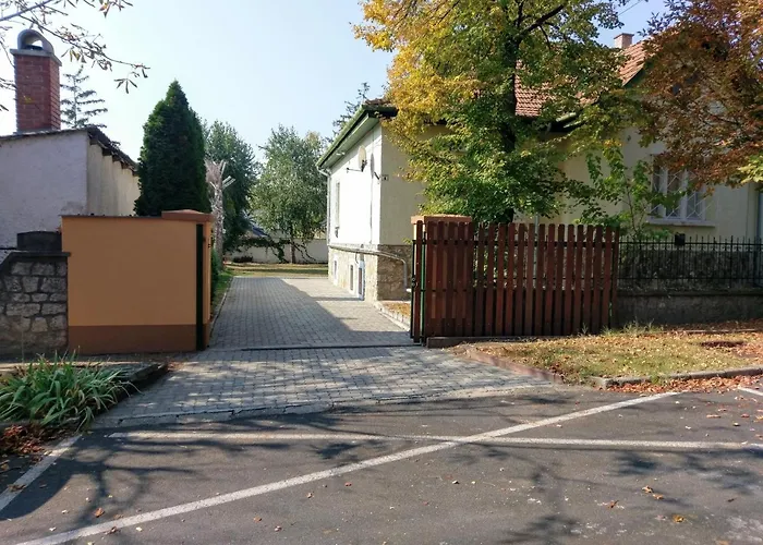 Glazer Szallas