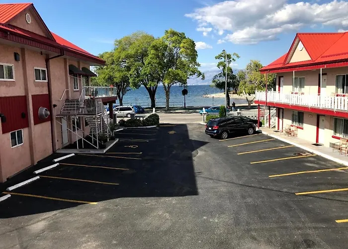 Slumberlodge Hotel