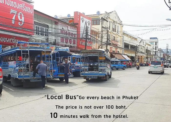 Hugger Hostel (Adults Only)
