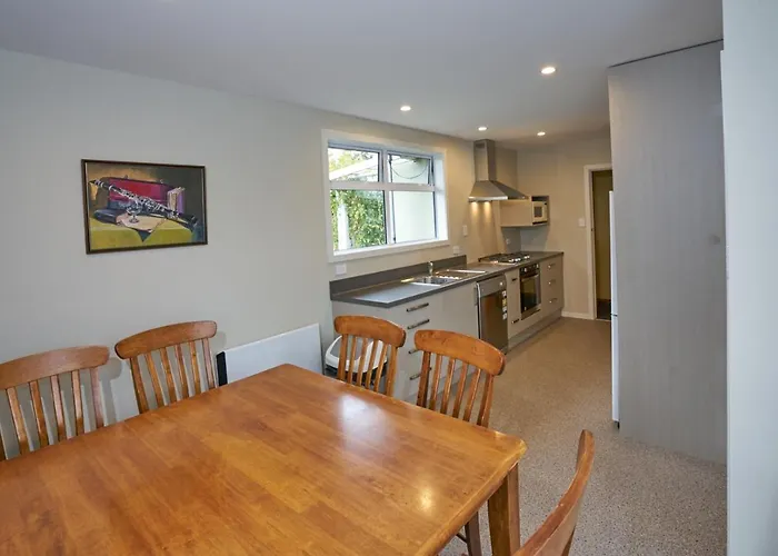 Accommodation Fiordland -The Three Bedroom House At 226A Milford Road
