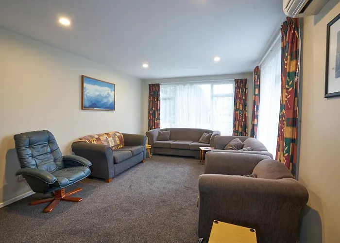 Accommodation Fiordland -The Three Bedroom House At 226A Milford Road