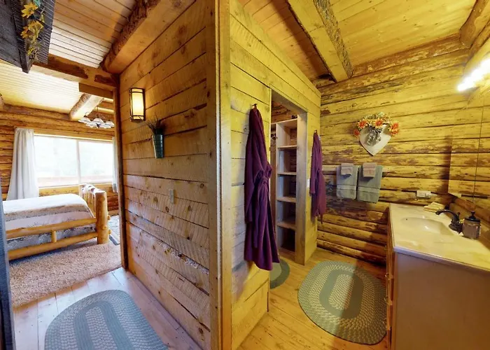 Canyon View Family Cabin, Deck, Tv Room, Games, Bbq, Campfire