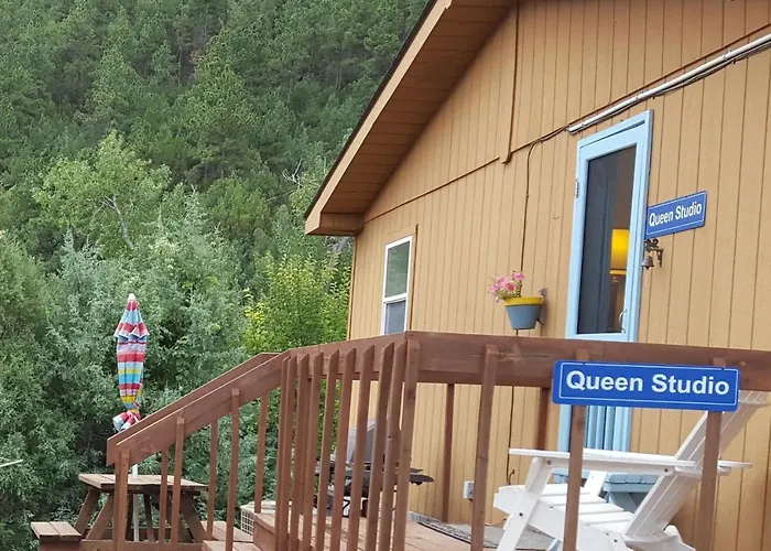 River Falls Lodging -Black Hills, South Dakota