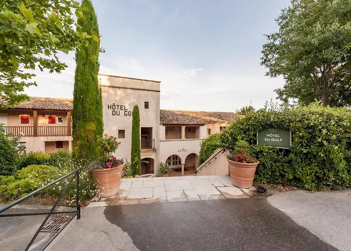 Pierre & Vacances Hotel Du Golf De Pont Royal En Provence