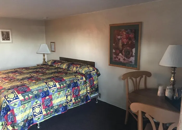 Topaz Lodge