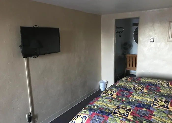 Topaz Lodge