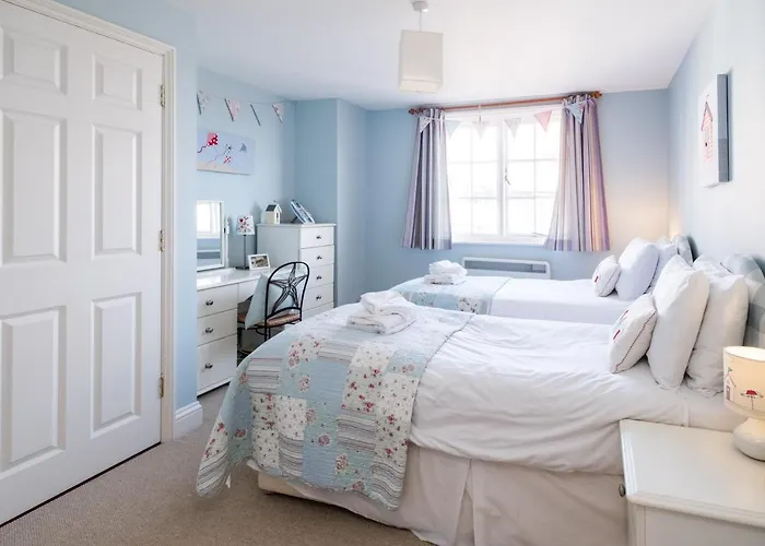Ogilvie Lodge Apartment