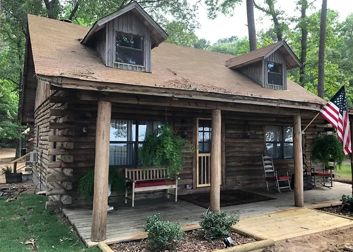 Cora'S Main Log Cabin