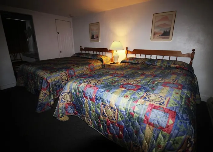 Topaz Lodge