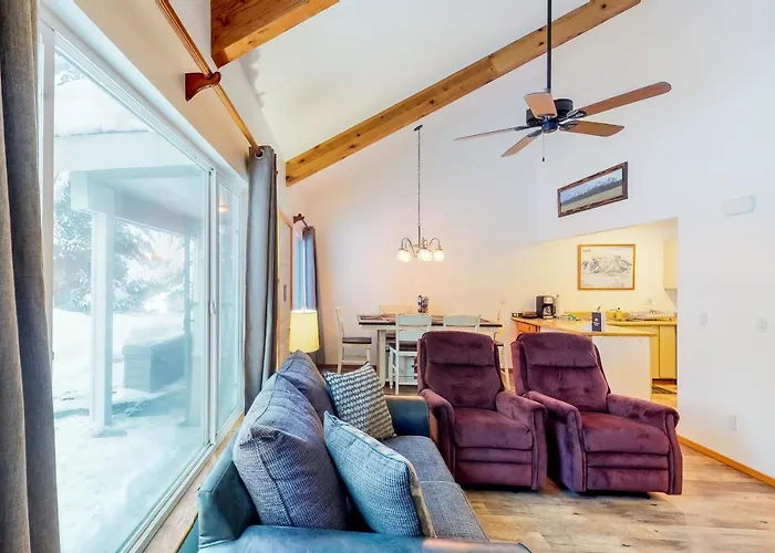 Pinewood Delightful Retreat
