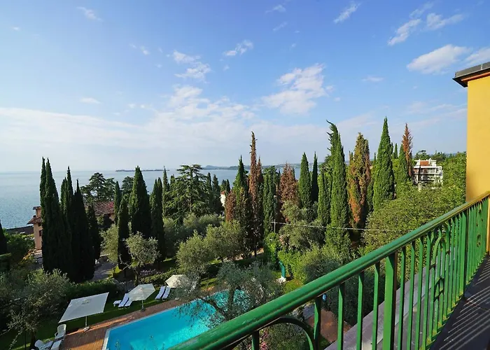 Villa Vibe Luce, Beautiful Period Villa With Private Pool And Lake View