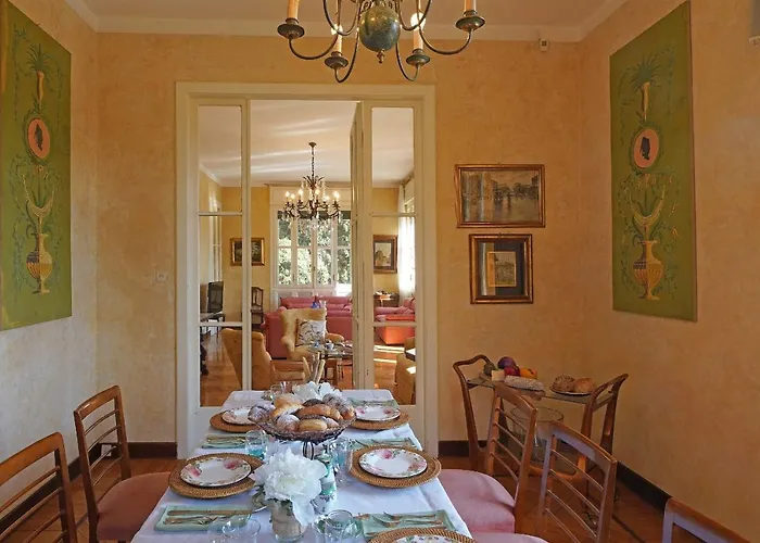 Villa Vibe Luce, Beautiful Period Villa With Private Pool And Lake View