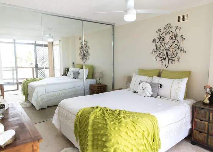 Beauty At The Beach - Modern Beachfront Apartment
