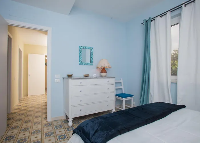 Gghh House Hotel