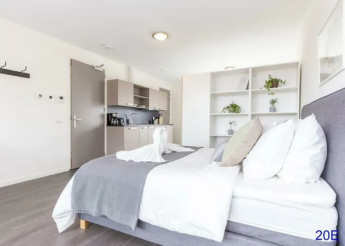 New Delft City View Central Modern Family Top Floor Apartment Utopia 20E